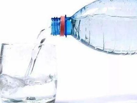 礦泉水進口清關流程是怎樣的？不清楚的看這里